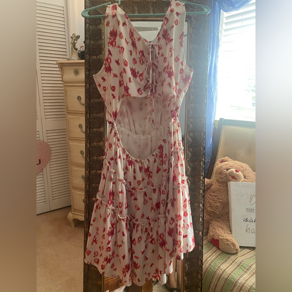 Beautiful rose dress by Wayf Size M